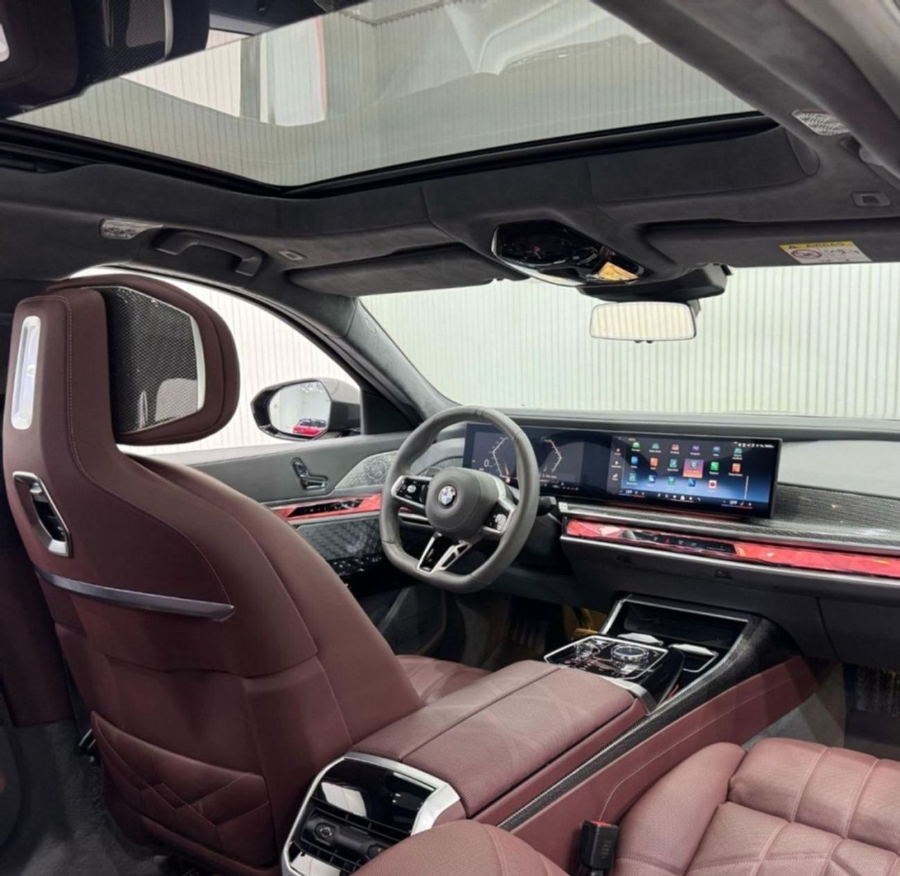 بي أم دبليو 760Li 2023 BMW 760i M-Sport, 2027 BMW Warranty + Service Pack, Fully Loaded, Low Kms, GCC