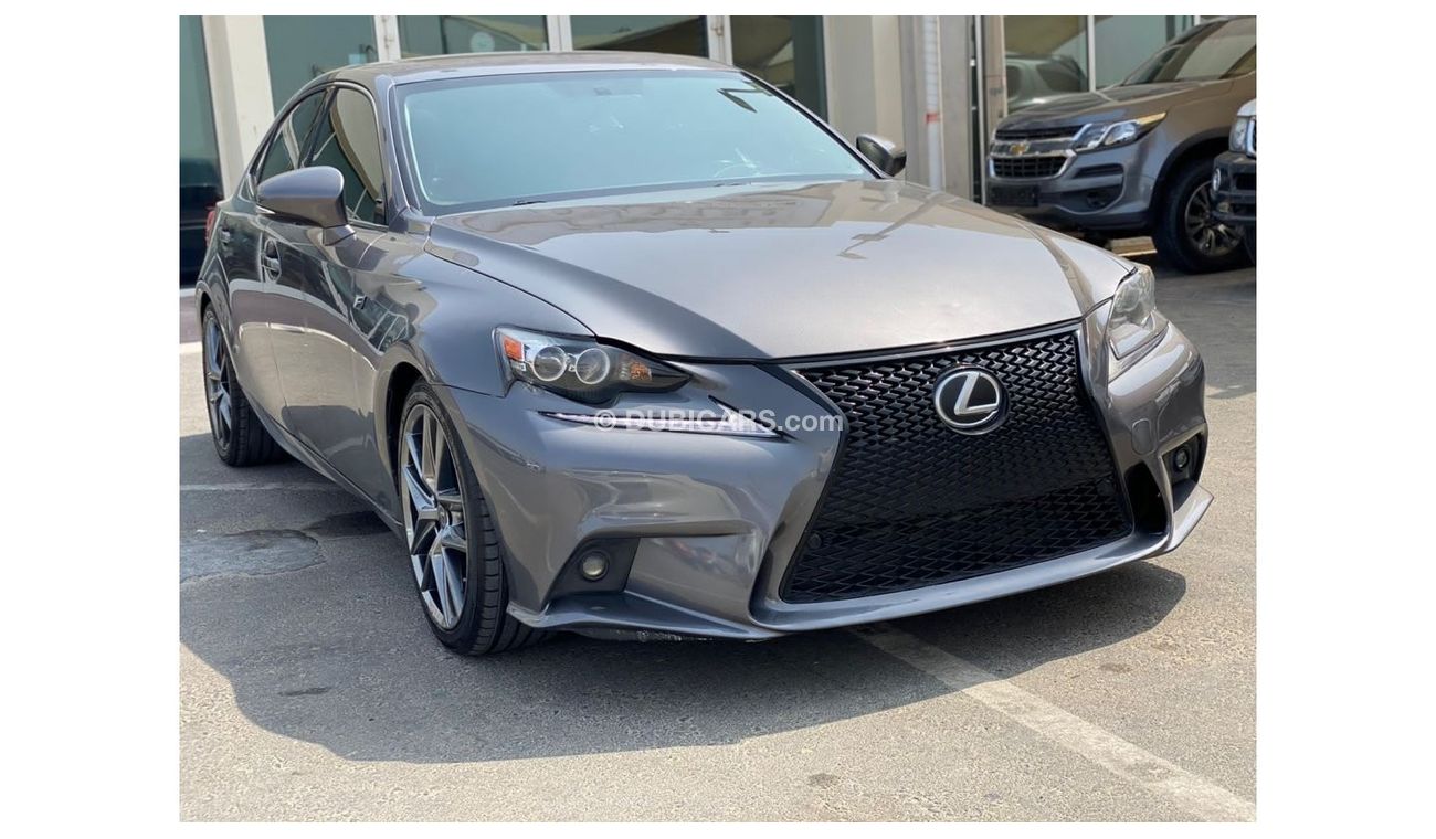 لكزس IS 200 لكزس is 200 t وارد امريكا بحاله ممتازه