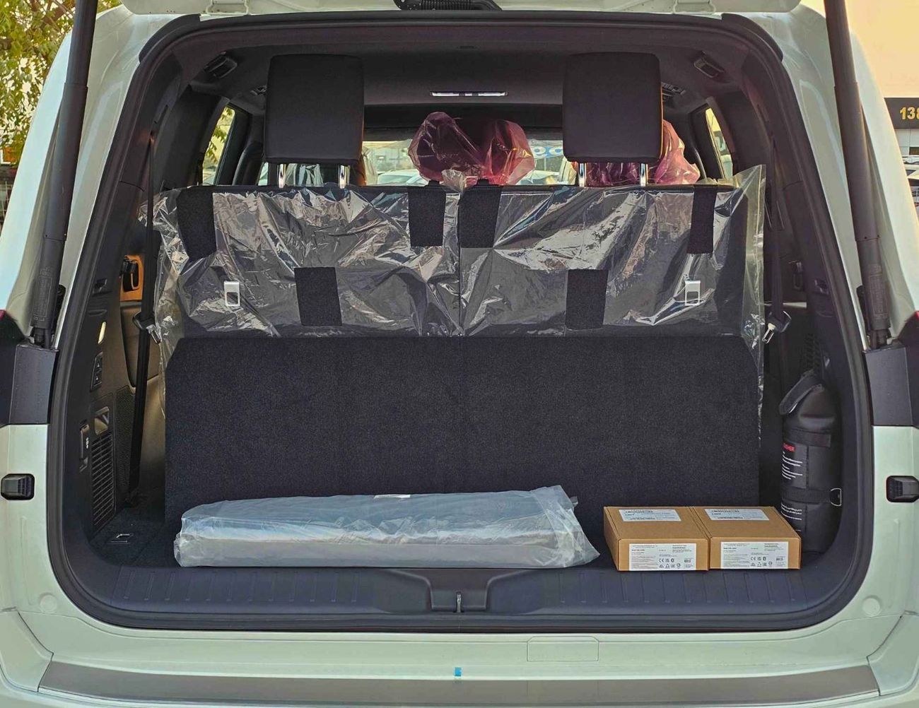 تويوتا لاند كروزر VX LC300 /4.0L PETROL /RADAR / MEMORY SEATS / BIG DVD /JBL SPEAKERS / REAR ENTERTAINMENT DVD (CODE#L