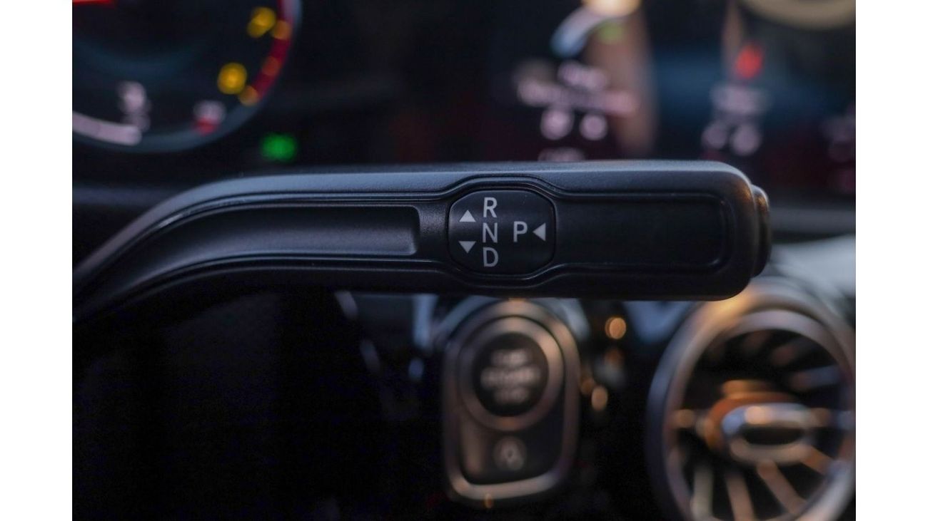 مرسيدس بنز CLA 250 بريميوم +