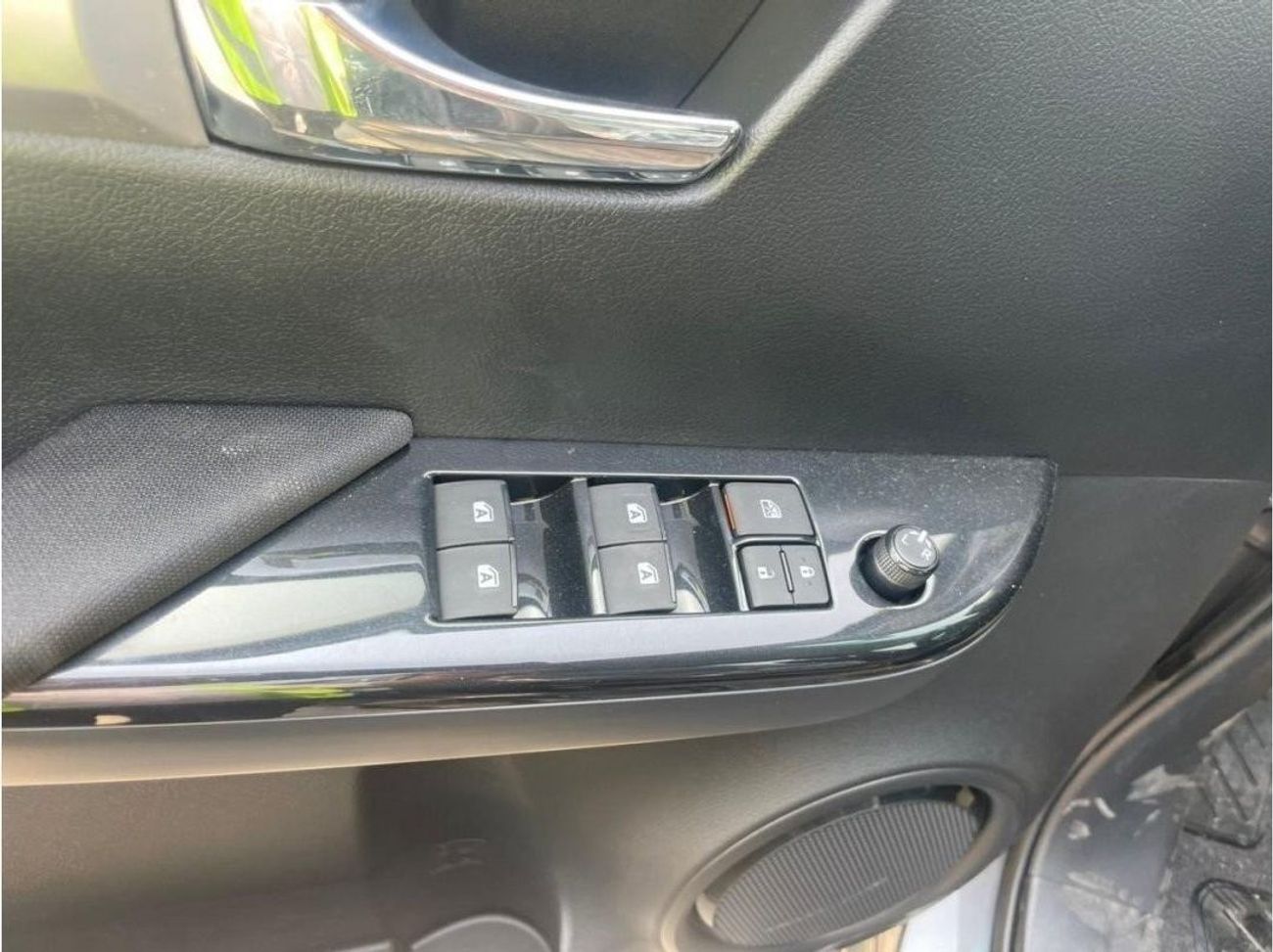 Toyota Hilux ECT0004 - Toyota Hilux DCab GLX - 2.4L Diesel Auto - Grey