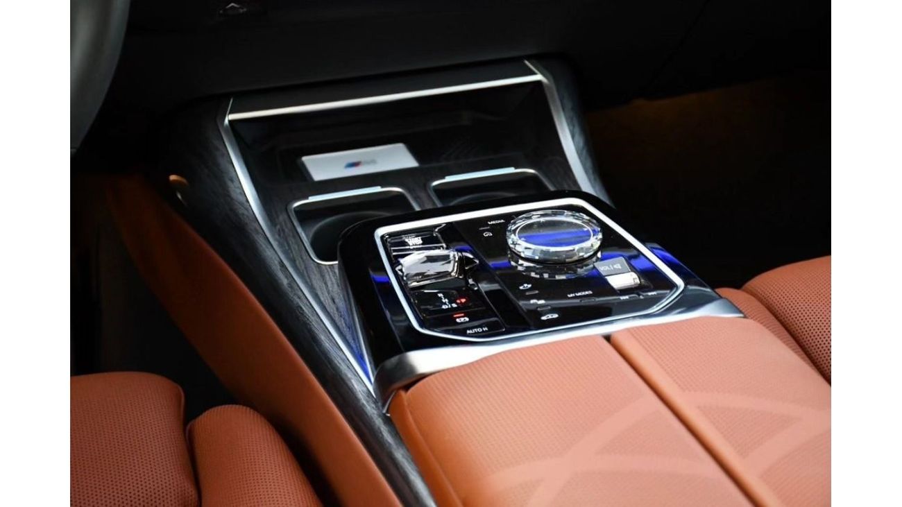 BMW 735 BMW 735i M KIT 2024 GCC FULL