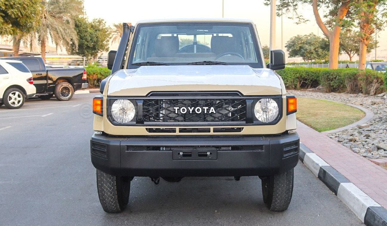 تويوتا لاند كروزر بيك آب 2025 Model Toyota Land Cruiser Pick Up, LC79 Double Cabin, 4.0L Petrol 4WD 6A/T