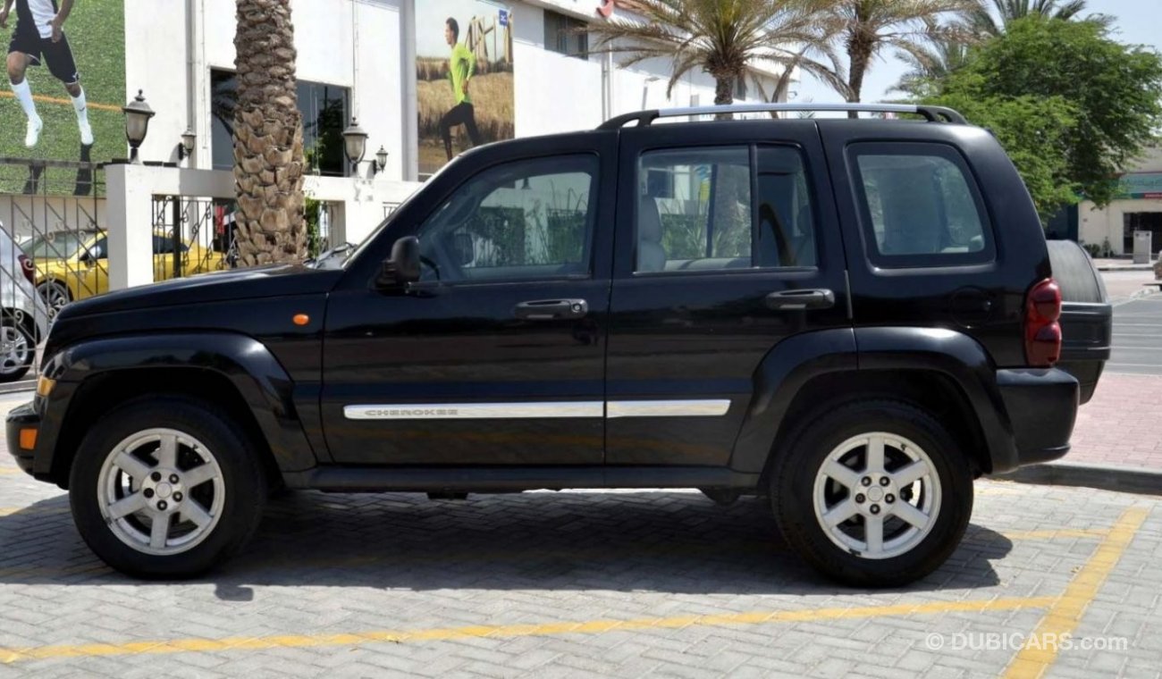 جيب شيروكي Limited 3.7L in Very Good Condition