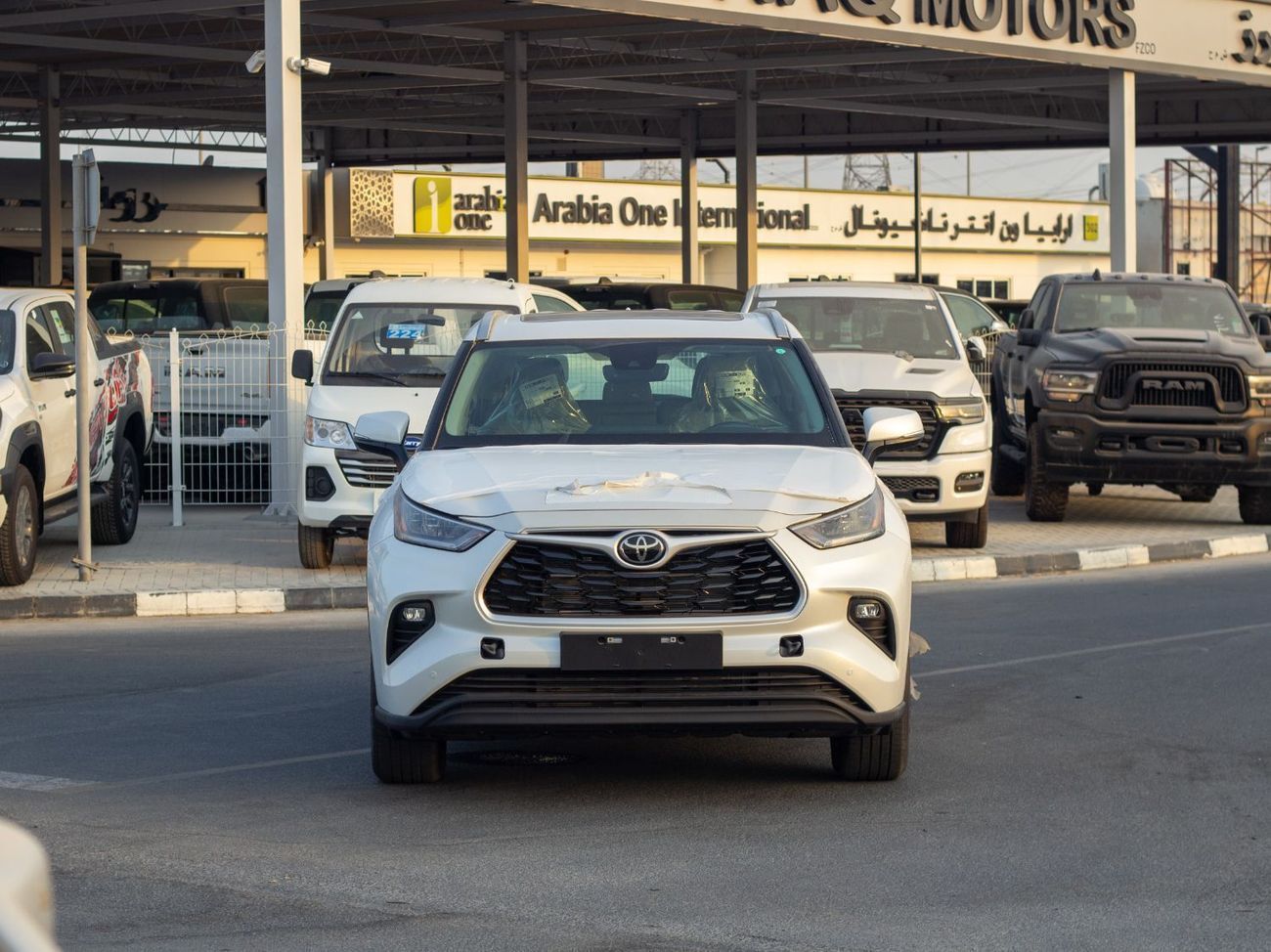 تويوتا هايلاندر EXPORT ONLY - 2.5L Highlander 2.5L Hybrid GLE (AWD)