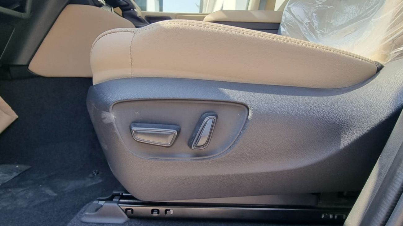 Toyota Prado TOYOTA PRADO 2.8L DIESEL 4X4 WITH LEATHER SEATS MY 2025