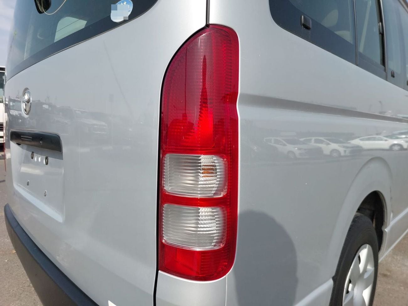 Toyota Hiace TOYOTA HIACE COMMUTER VAN RHD 2012 MODEL 2.7 L PETROL AUTOMATIC(PM15298)