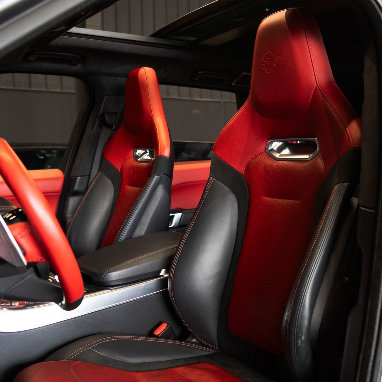 لاند روفر رينج روفر سبورت AED 4,407 pm • 0% Downpayment • Range Rover Sport SVR Carbon Edition • 1 Year Warranty