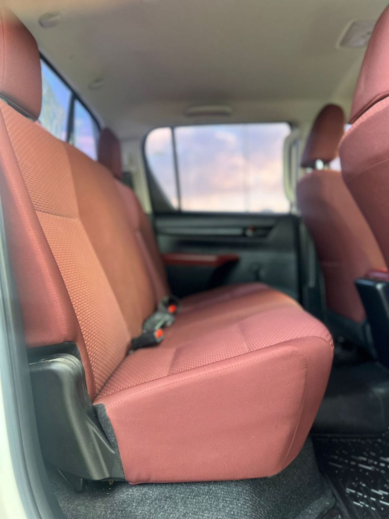 Toyota Hilux GLX 2022 Toyota Hilux 2.7L V4 - 4x4 AWD Original Paint - GCC - Patrol Automatic