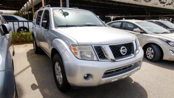 Nissan Patrol for sale: AED 43,000. Blue, 1991