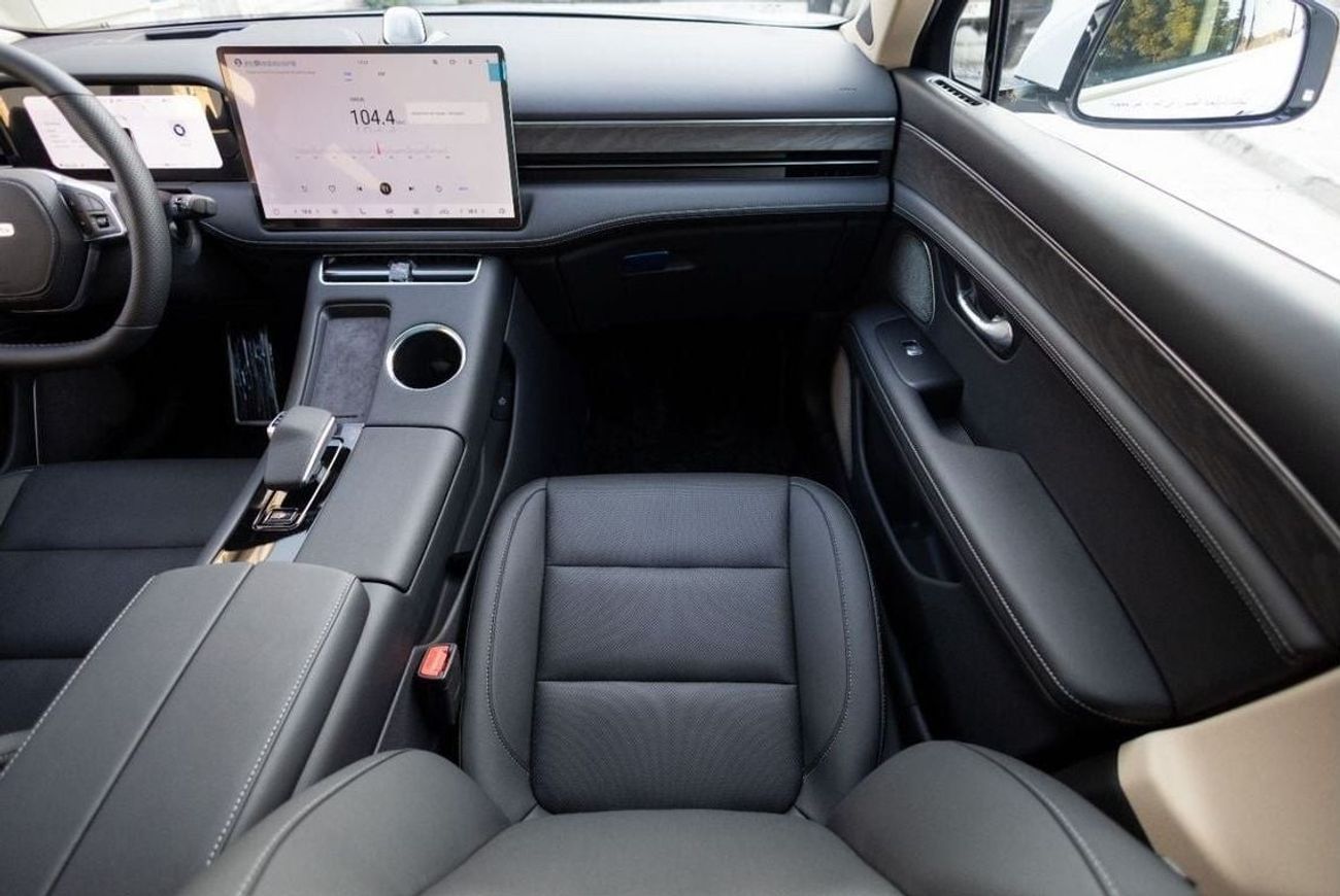 Seres 5 Seres 5 Max EVR Comfortline 2025 (BRAND NEW) GCC under Agency Warranty and Service Contract with Fle