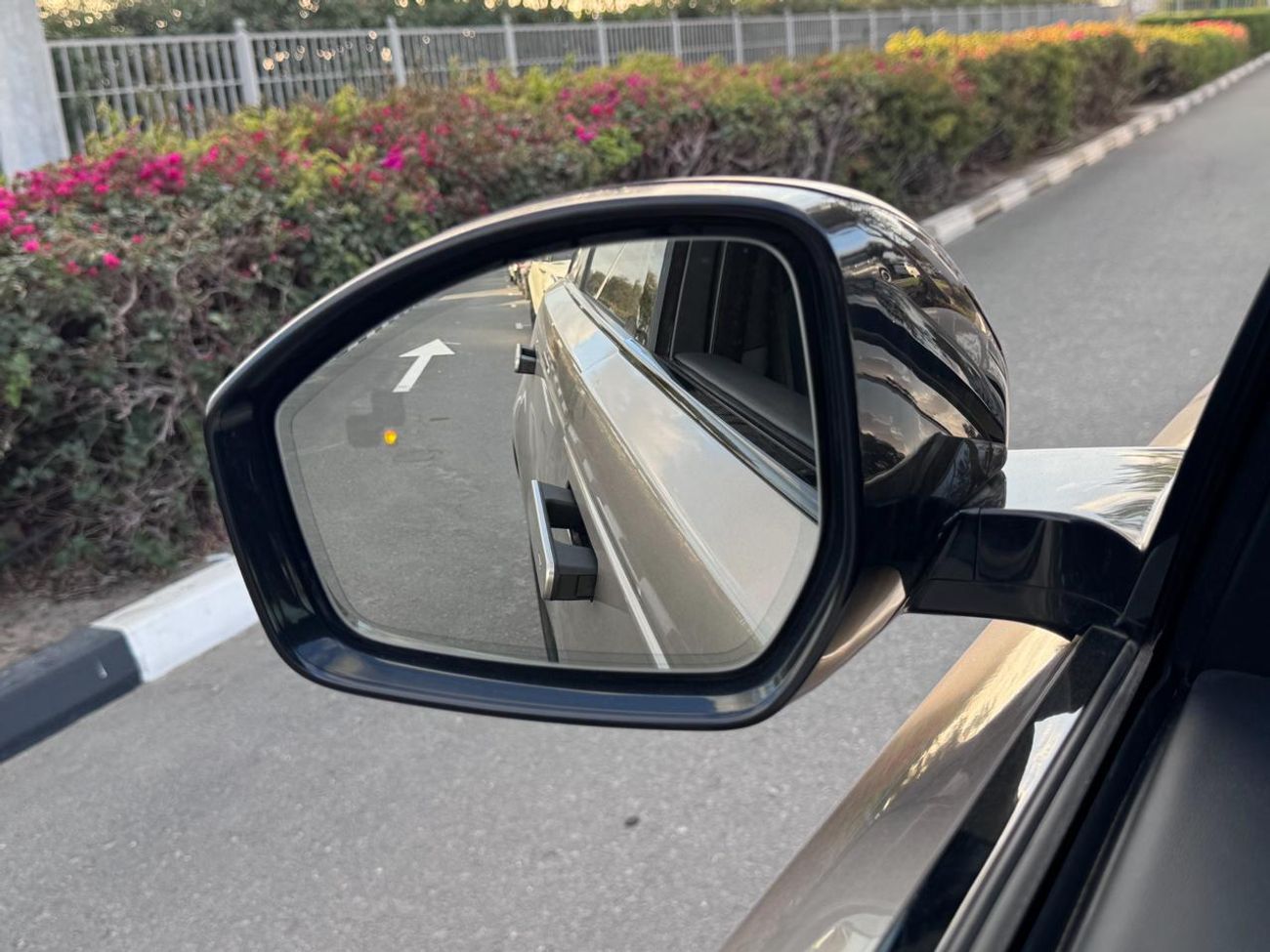 Land Rover Range Rover Velar Land Rover Range Rover Velar 2026 Automatic 0 Km 4 Cylinder All Wheel Drive (AWD) SUV Gold