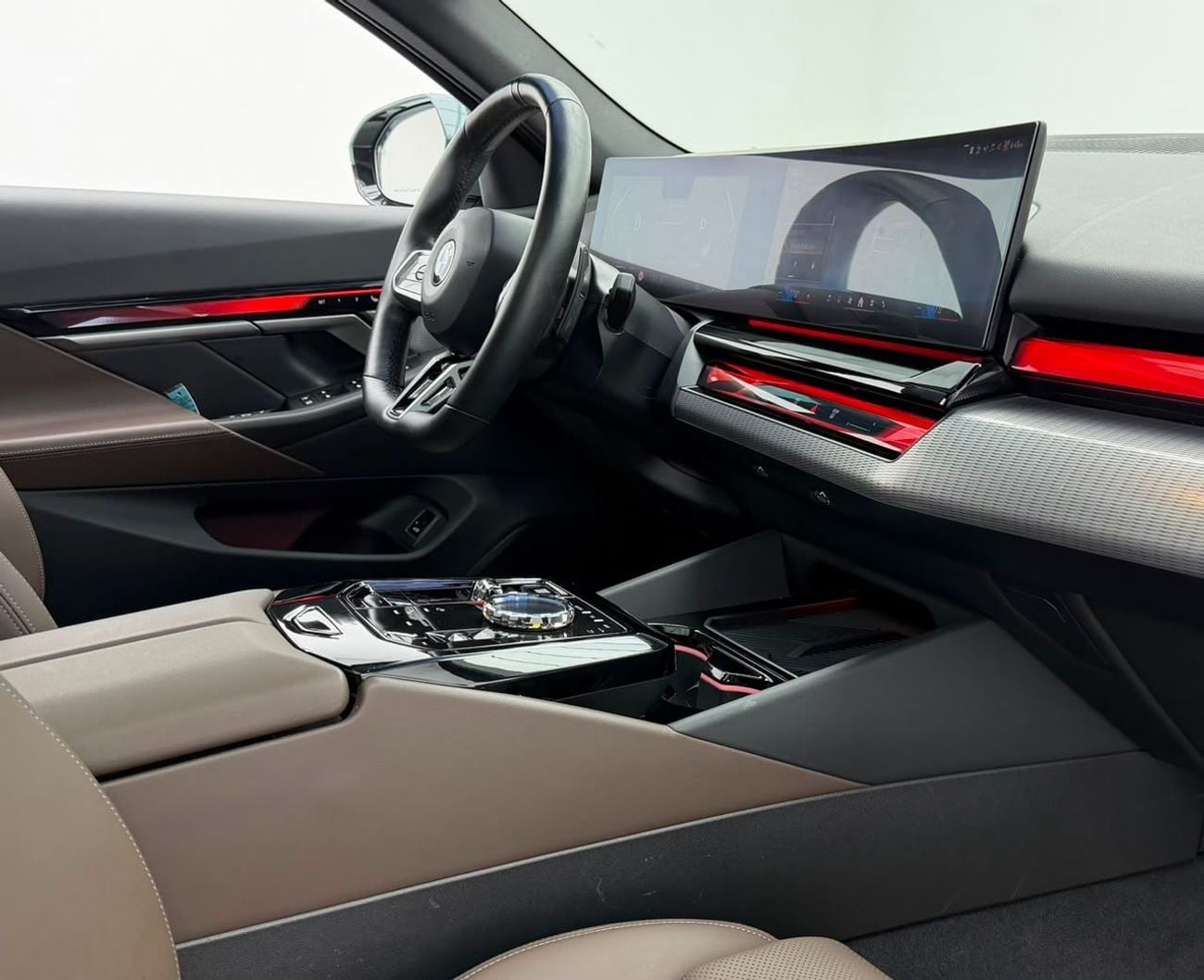 بي أم دبليو 520i M SPORT
