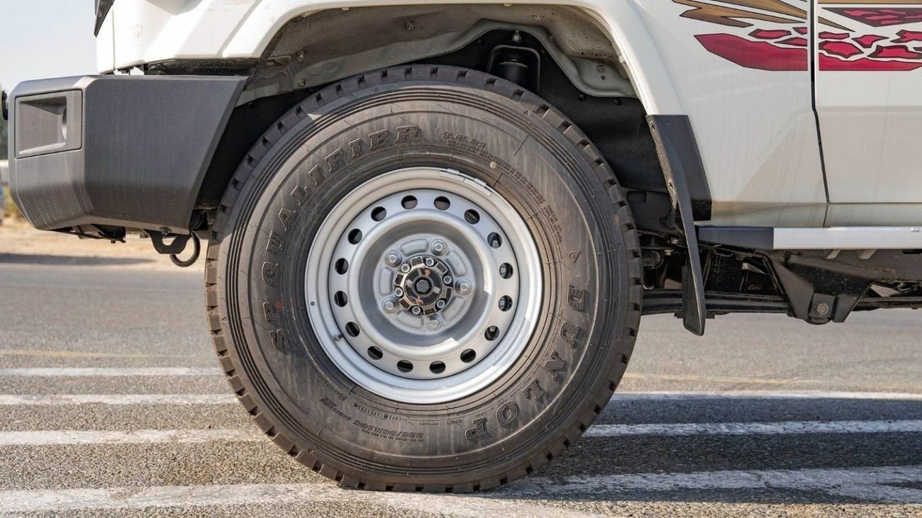 Toyota Land Cruiser Pick Up 2024 Toyota LC79 SC 2.8L diesel Double tank Mid option AT