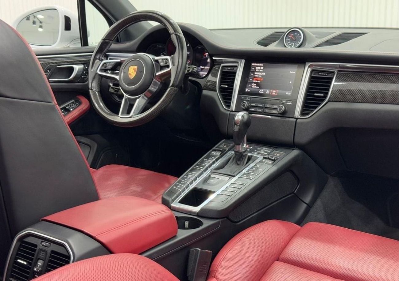 بورش ماكان GTS 3.0L (360 HP) 2017 Porsche Macan GTS, Service History, Fully Loaded, Carbon Fiber Package, GCC