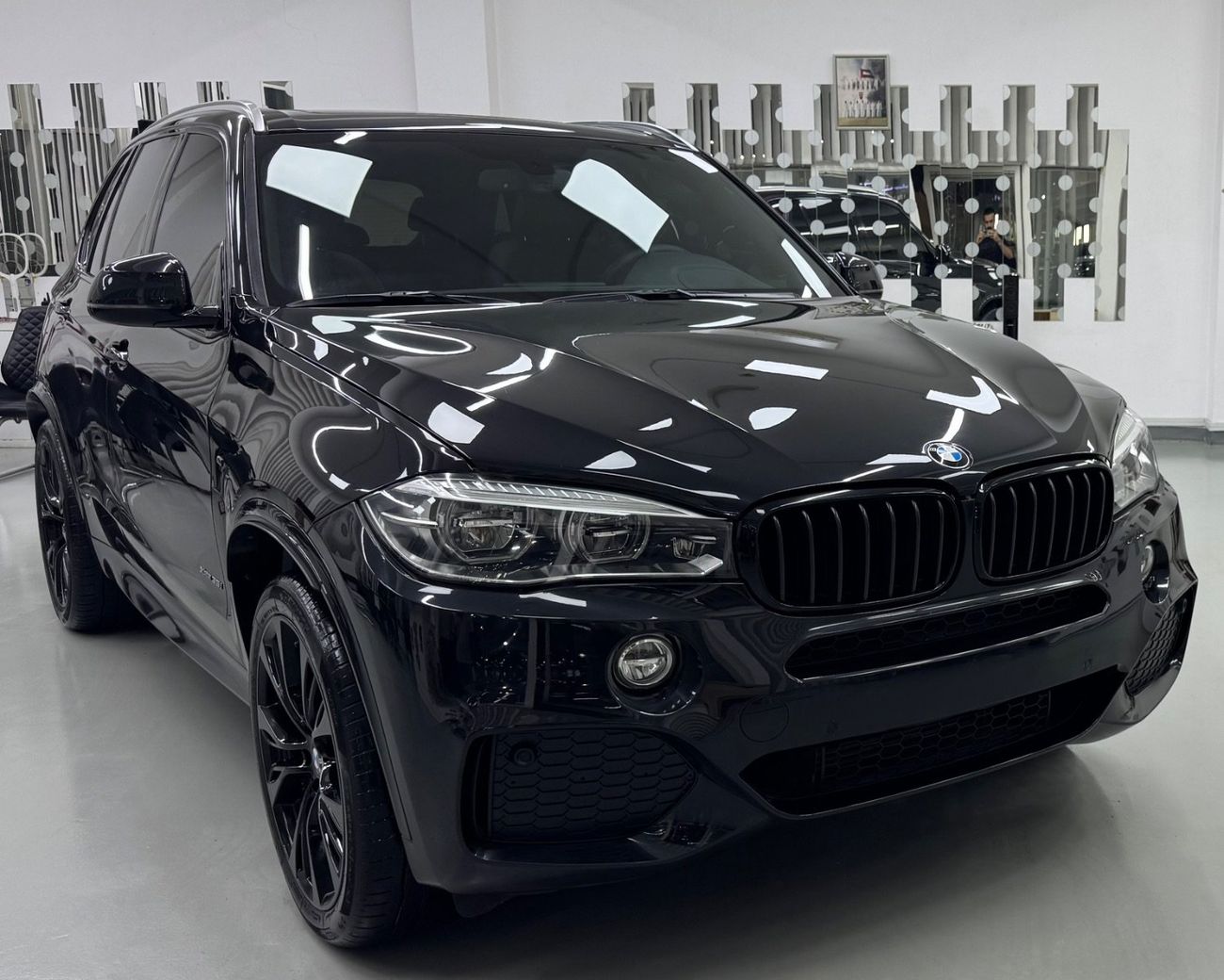 بي أم دبليو X5 GCC .. FSH .. M kit .. Perfect Condition .. V6 .. Top Range