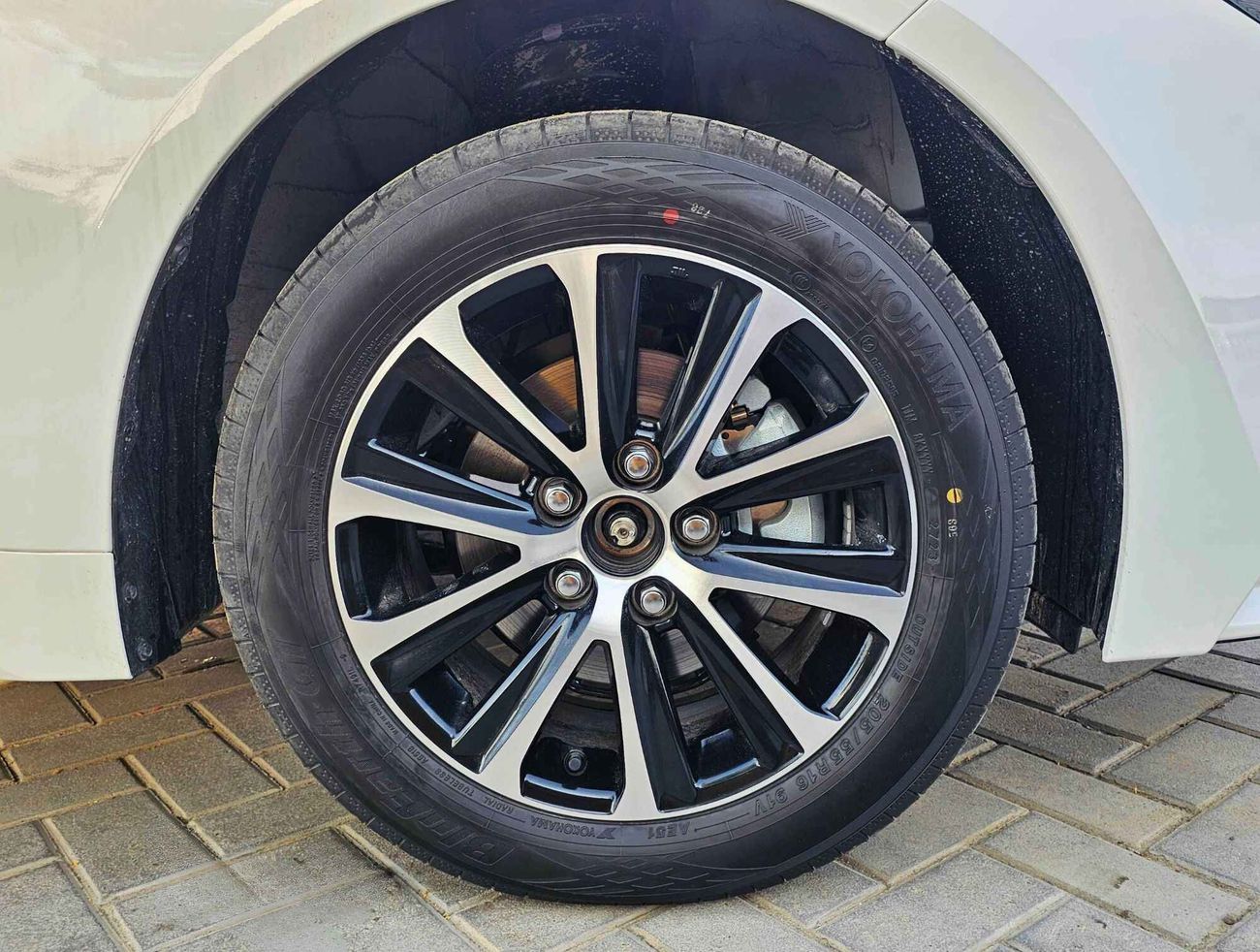 تويوتا كورولا 1.2 Turbo, Push Start, Sunroof, Dvd+Camera (HIGH OPTION)