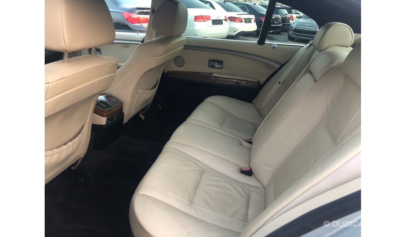 BMW 730Li BMW730 MODEL 2007 GCC CAR PERFECT CONDITION FULL OPTION SUN ROOF LEATHER SEATS BACK CAMERA