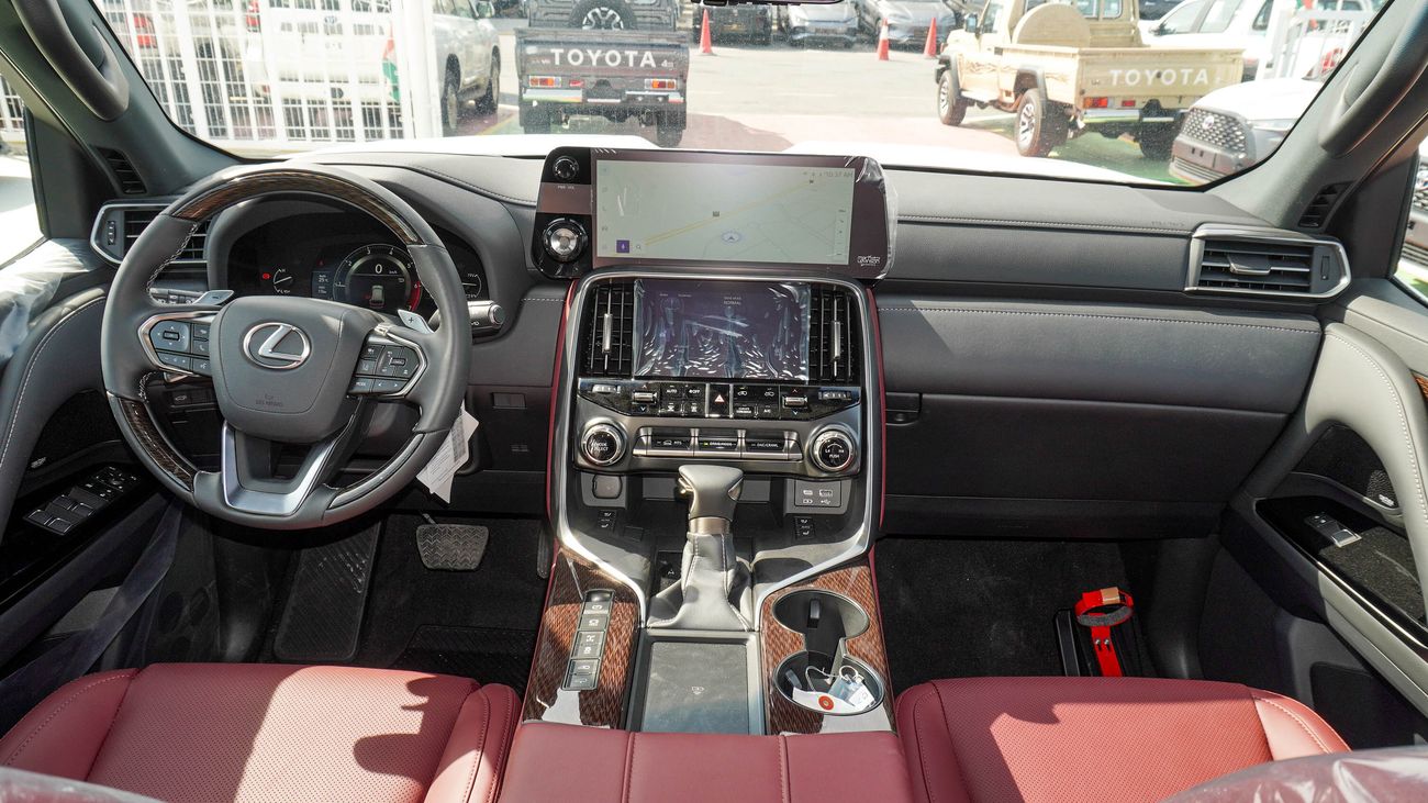 لكزس LX 600 3.5L V6