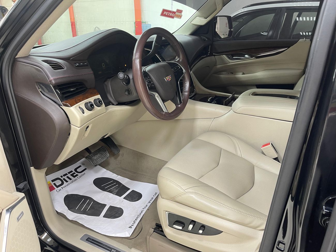 Cadillac Escalade ESV Platinum 6.2L