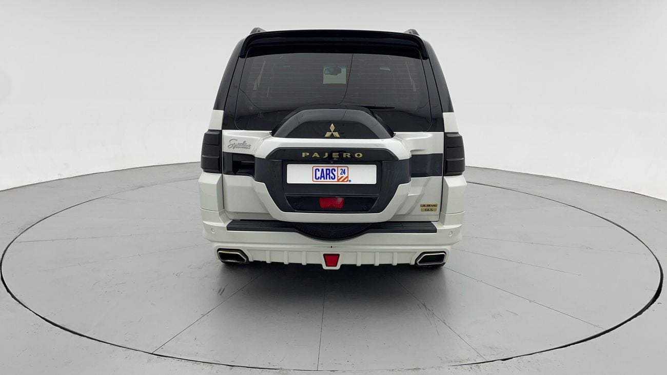 ميتسوبيشي باجيرو SIGNATURE EDITION 3.8 | بدون دفعة مقدمة | اختبار قيادة مجاني للمنزل