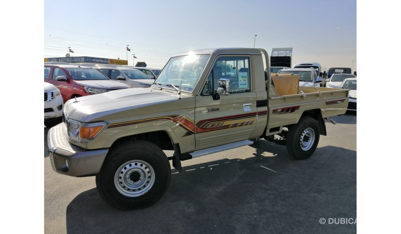 Toyota Land Cruiser Pickup 4x4 PETROL - LX v6