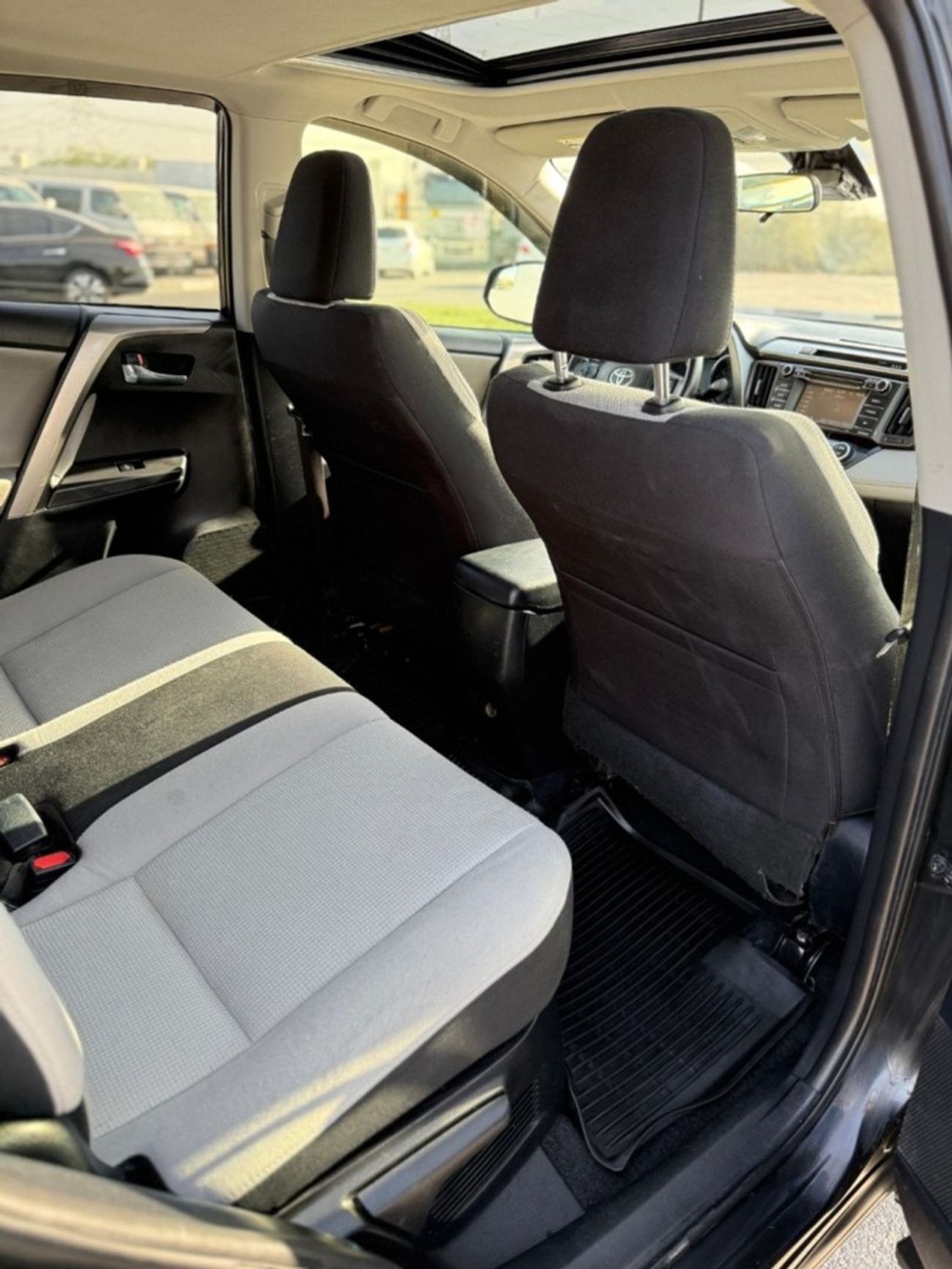 Toyota RAV4 Hybrid XLE 2.5L