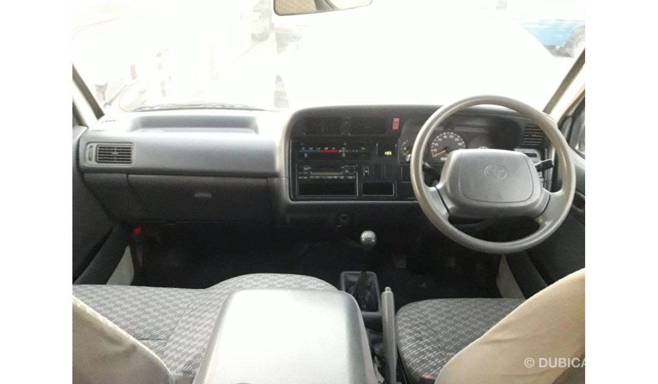 تويوتا هاياس Hiace RIGHT HAND DRIVE (Stock no PM 362 )