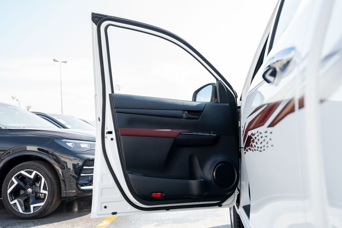 تويوتا هيلوكس GLX 2.7L Petrol Automatic Transmission 4x2 2026