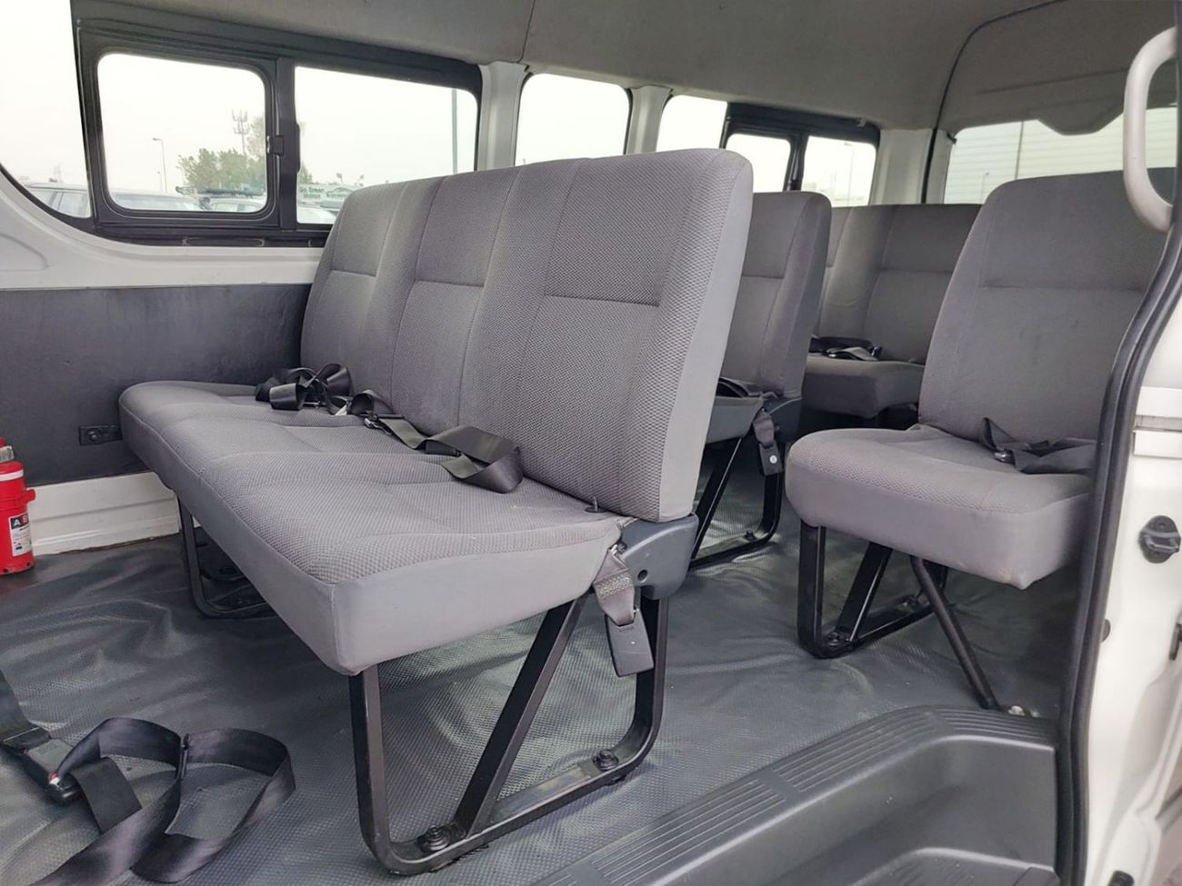 تويوتا هاياس (RAMADAN OFFER) TOYOTA HIACE COMMUTER VAN RHD 2016 MODEL 2.5 L DIESEL MANUAL(PM61244)