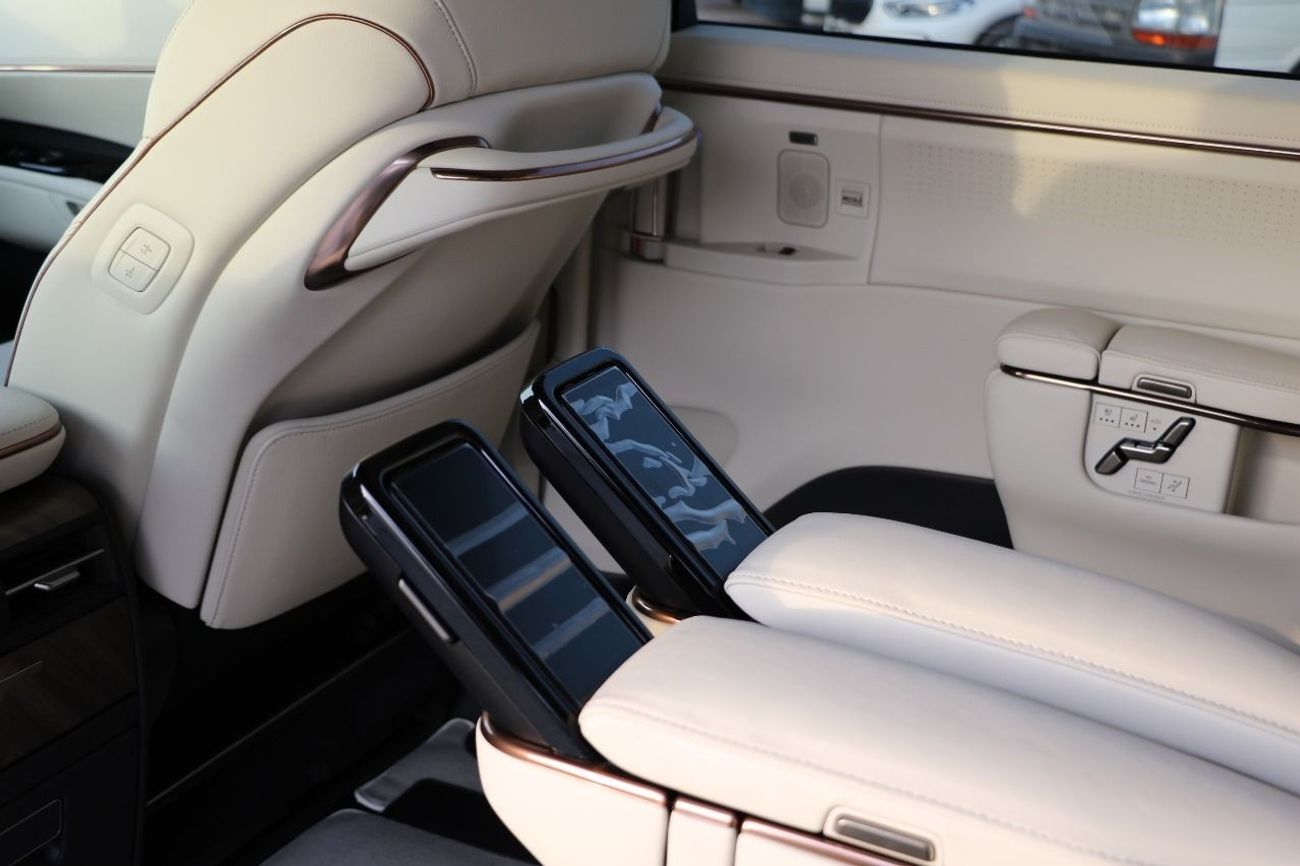 Lexus LM 350h 2024 Lexus LM350 Hybrid 7 seater