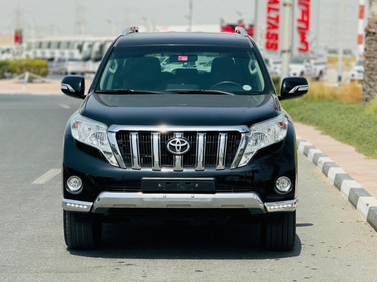 Toyota Prado VXR Toyota prado 2017 V4 black color full options