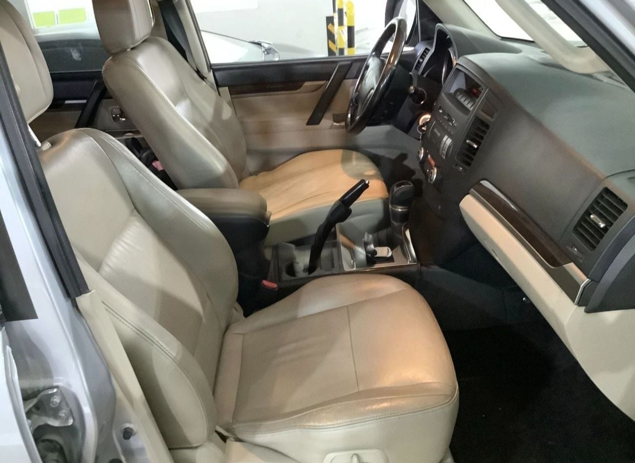 Mitsubishi Pajero GLS 3.5L (189 HP)