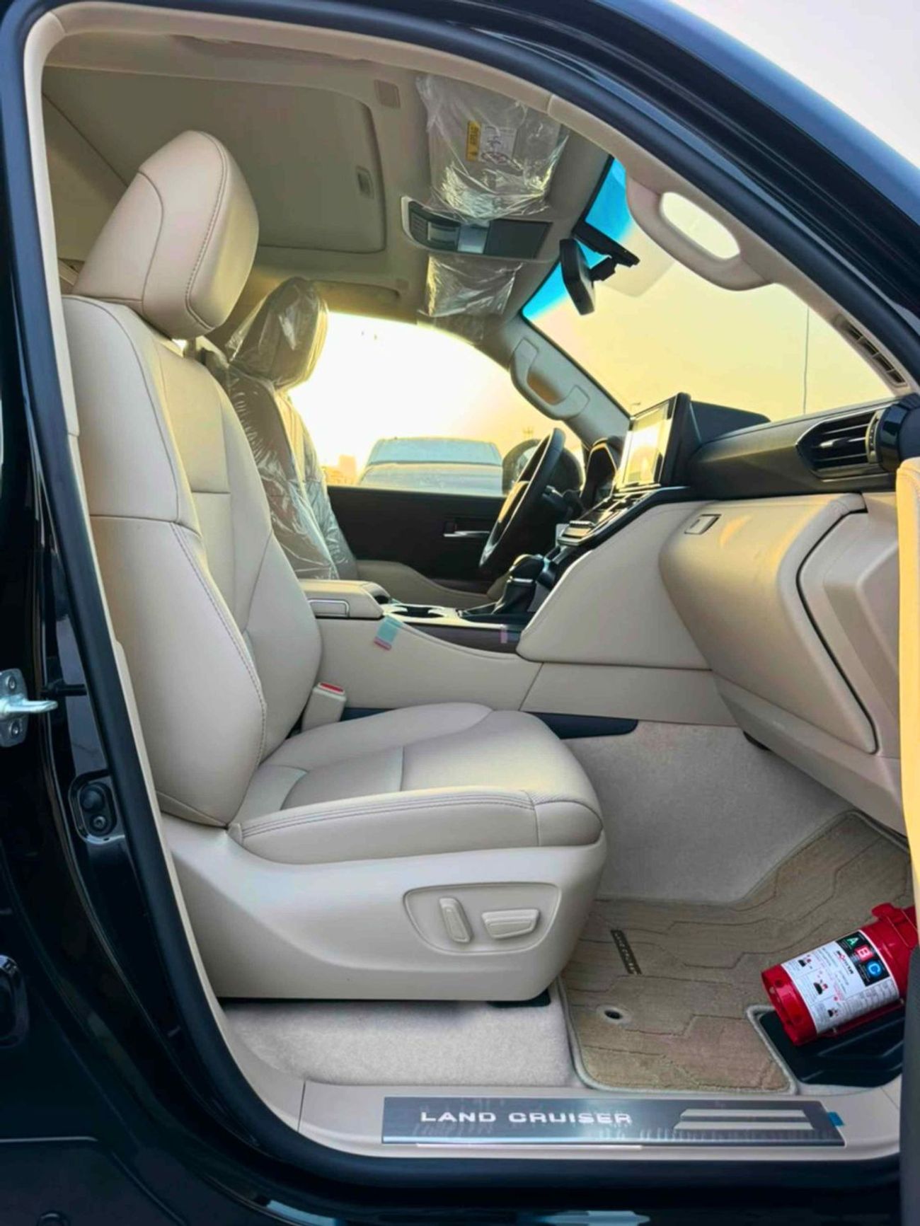 Toyota Land Cruiser GXR MID OPTION || 4.0L PETROL V6 | SUNROOF | LEATHER WITH PWR SEATS | REAR ENTERTAINMENT SCREEN (COD