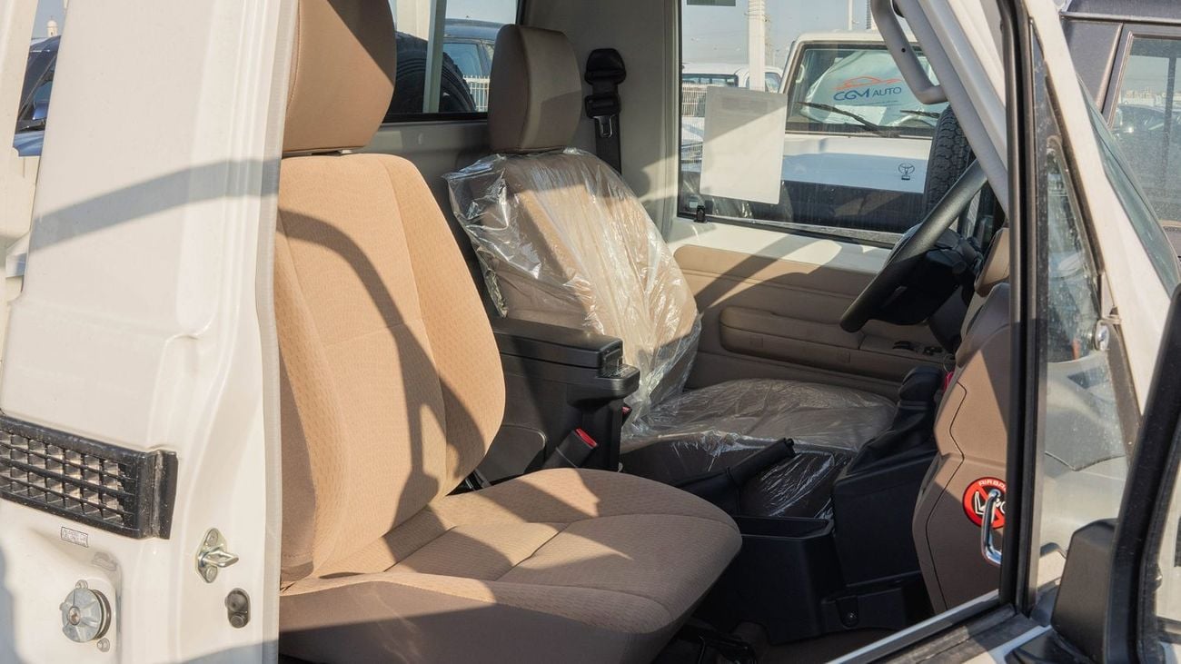 Toyota Land Cruiser Pick Up 2025 Toyota Land Cruiser LC 79 4.0L SC AT Petrol Basic w/ Fridge (White)