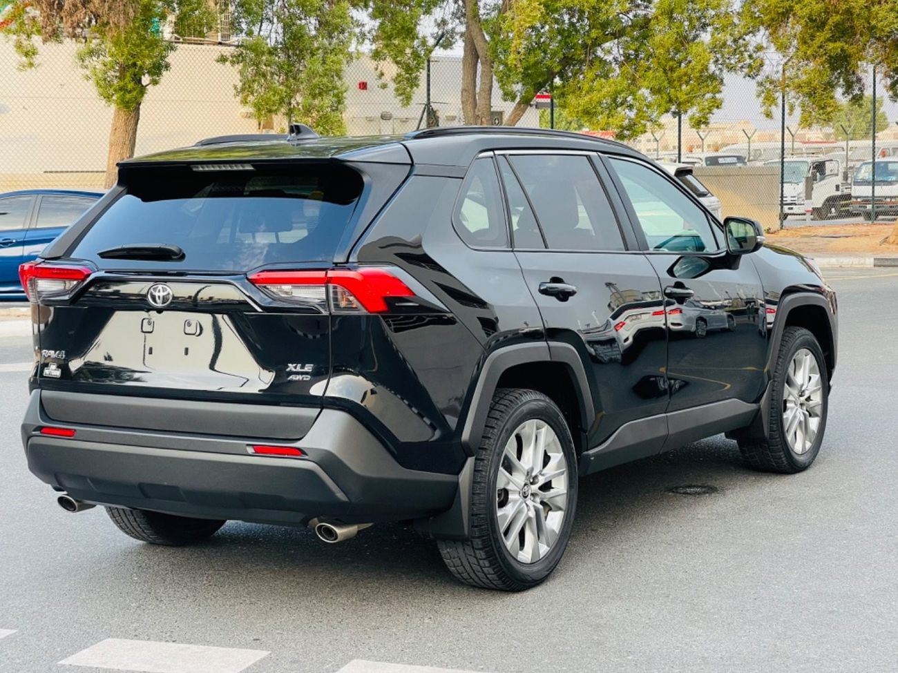 Toyota RAV4 2019 RAV4 xle AWD premium