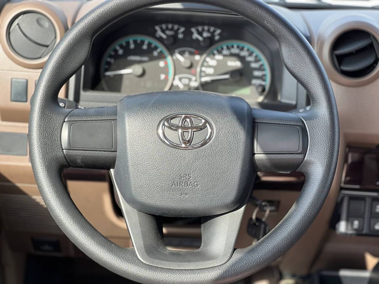 Toyota Land Cruiser Pick Up D/C LC79 4.0L PTR A/T // 2025 // STD With Diff Lock , Power Windows // Special Offer // By Formula A