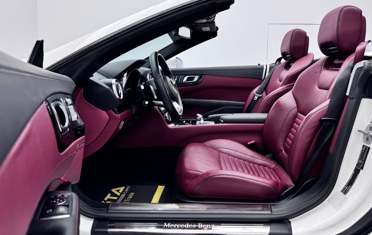 Mercedes-Benz SL 400 Std 3.0L 2018 Mercedes-Benz SL 400 AMG, Service History, Warranty, Excellent Condition, Low Km, GCC