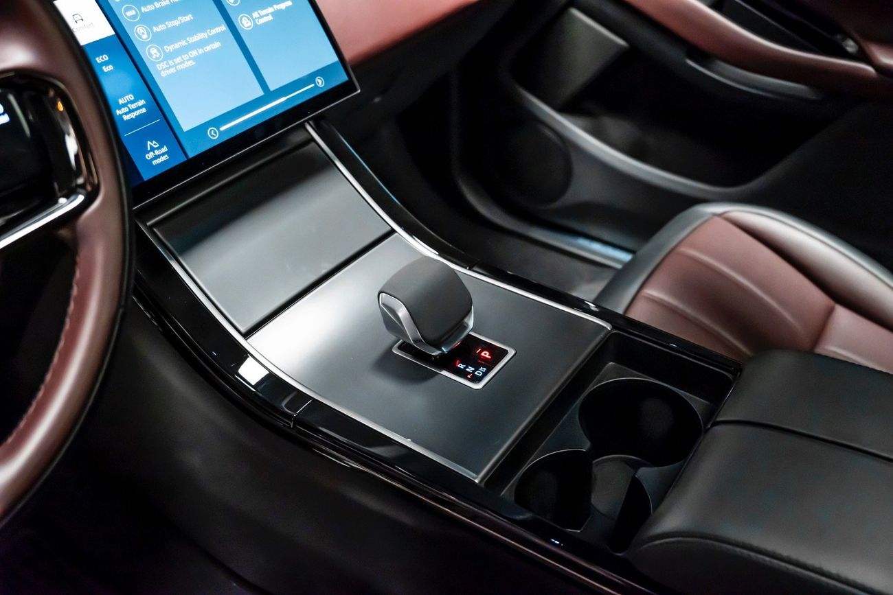 Land Rover Range Rover Evoque P200 R-Dynamic SE 2.0L