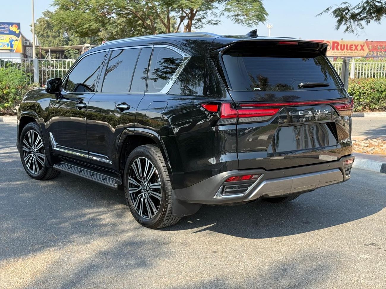 Lexus LX 600 Signature 3.5L ( CYL)