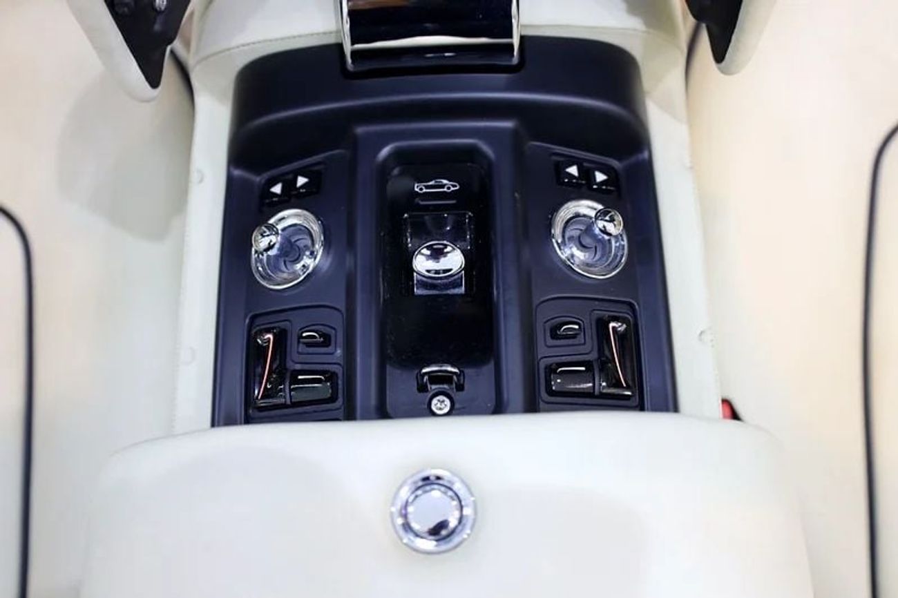 Rolls Royce Phantom COUPE DROPHEAD 2013 Rolls-Royce Phantom Drophead, Brushed Stainless-Steel Bonnet, Teak Yacht Deck, GCC Specs!!