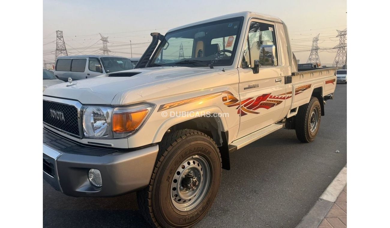 Toyota Land Cruiser Pick Up Toyota_Land_Cruiser_Pick_Up_4.5L_Single_Cabin_Diesel_M/T_2023