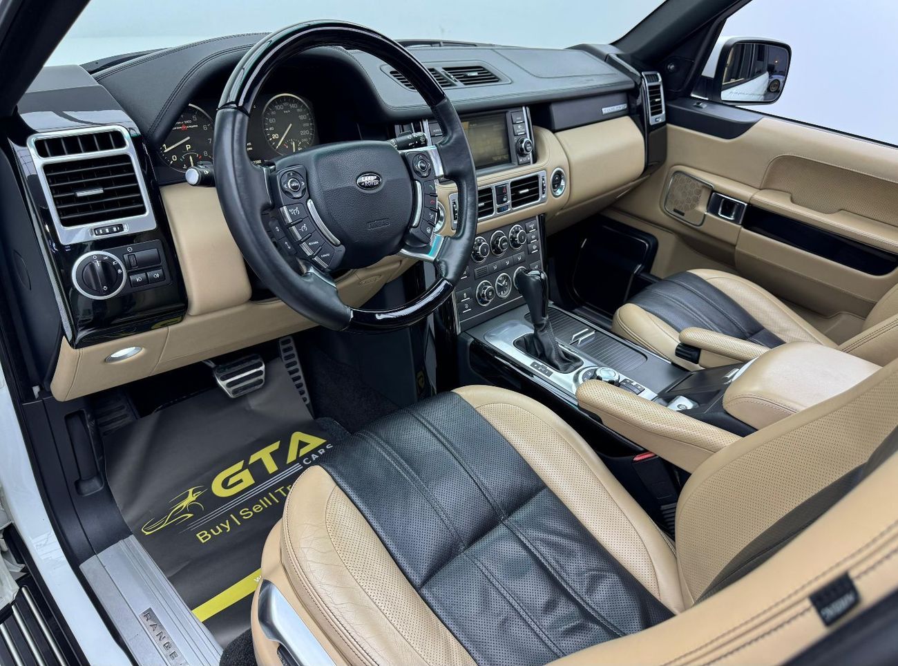 Land Rover Range Rover Vogue 5.0L 2011 Range Rover Vogue Autobiography Supercharged, Service History, Excellent Condition, 