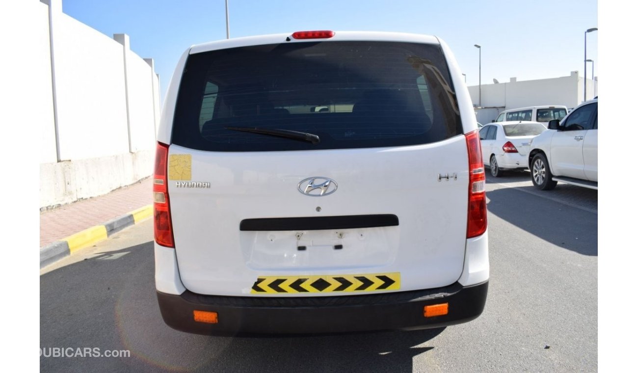 Hyundai H-1 Std HYUNDAI H1 12 SEATER PASSENGER VAN, MODEL:2016. FREE OF ACCIDENT