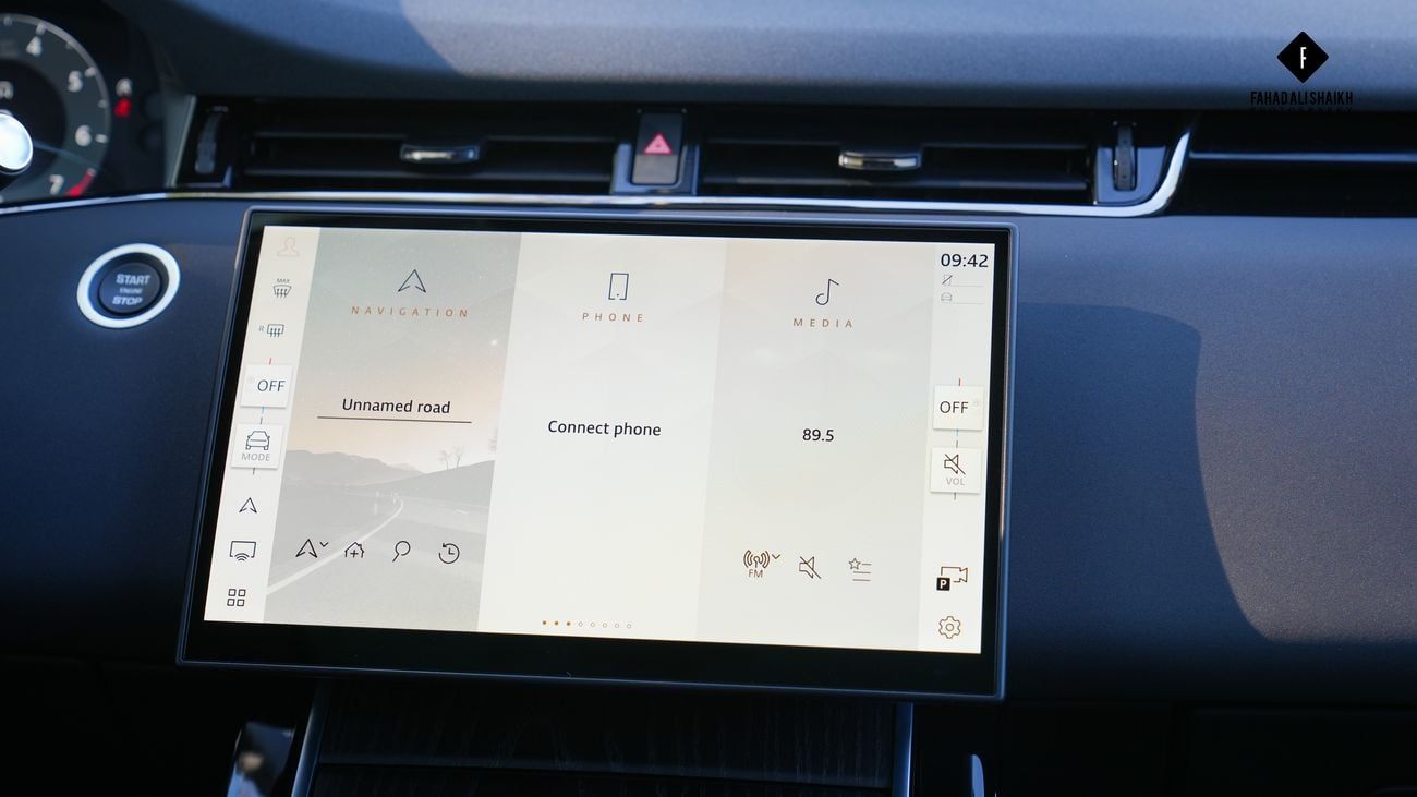 لاند روفر رانج روفر إيفوك SE P250 DYNAMIC 2025!! BLACK EDITION!! FIVE YEARS WARRANTY!! THREE YEARS SERVICE CONTRACT