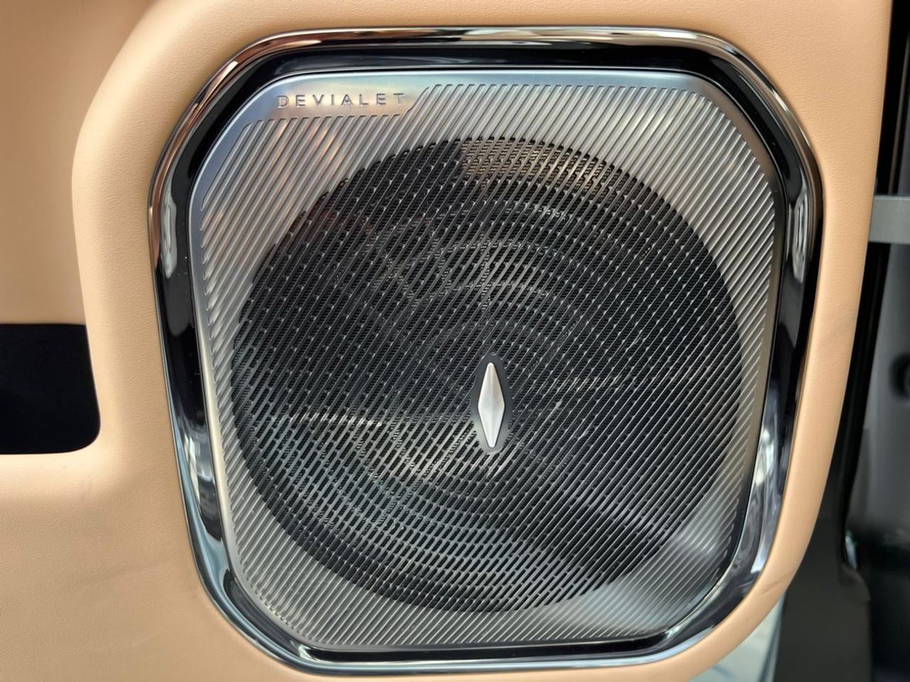 بي واي دي ليوبارد 8 أعلى طراز