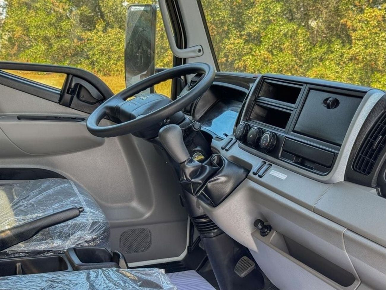 Mitsubishi Fuso Canter 2024 Fuso Euro 5 - 3.0L - Ready to Drive - Diesel - Book now!