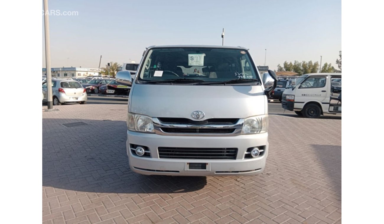 Toyota Hiace TOYOTA HIACE VAN RIGHT HAND DRIVE (PM1650)