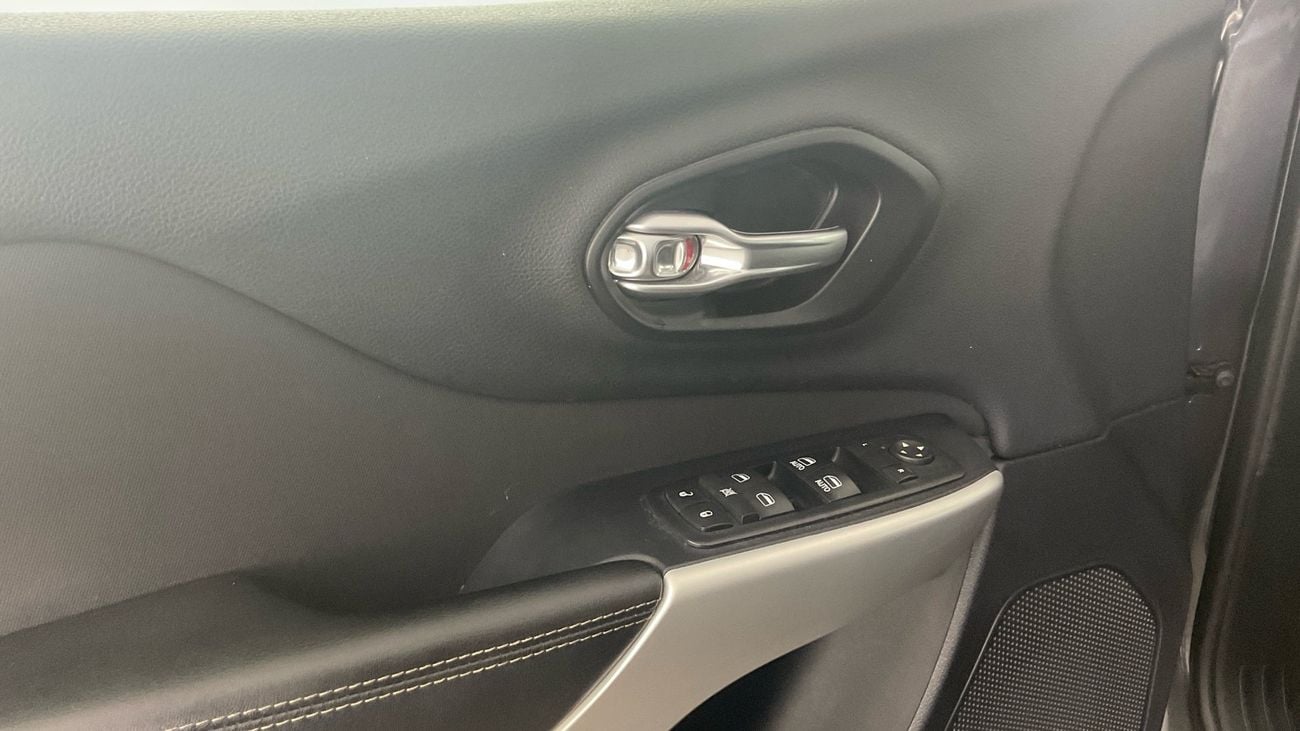 جيب شيروكي 3.2 SPORT X AUTO | شامل الضمان | 0 ﺪﻔﻋﺓ ﺃﻮﻟﻯ