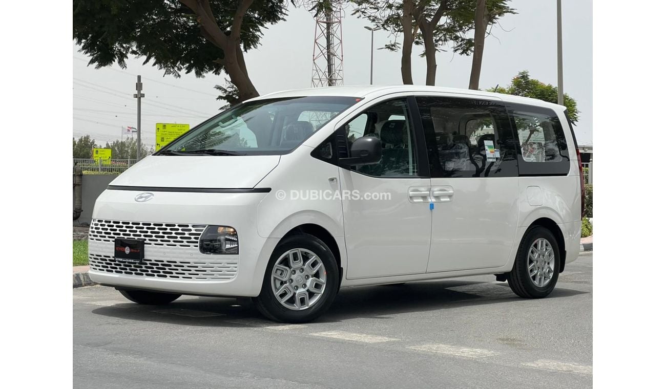 Hyundai Staria 2022 3.5L GCC (9 Seater) 0 Kilometer